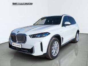 Fotos de BMW X5 xDrive50e color Blanco. Año 2025. 360KW(489CV). Híbrido Electro/Gasolina. En concesionario Automotor Premium Velázquez - Málaga de Málaga