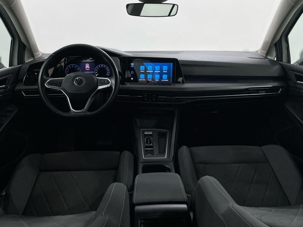 Volkswagen Golf 1.5 eTSI en Barcelona