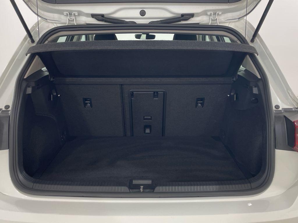 Volkswagen Golf 1.5 eTSI en Barcelona