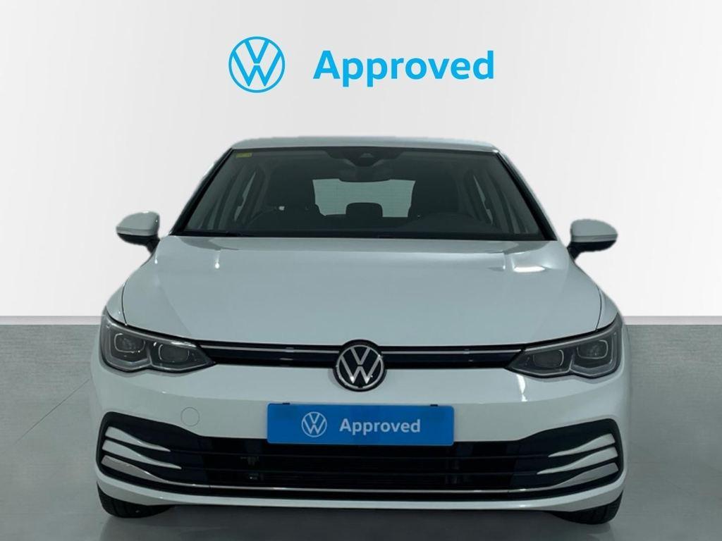 Volkswagen Golf 1.5 eTSI en Barcelona