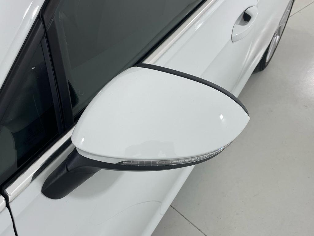 Volkswagen Golf 1.5 eTSI en Barcelona