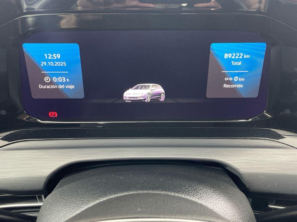 Volkswagen Golf 1.5 eTSI en Barcelona