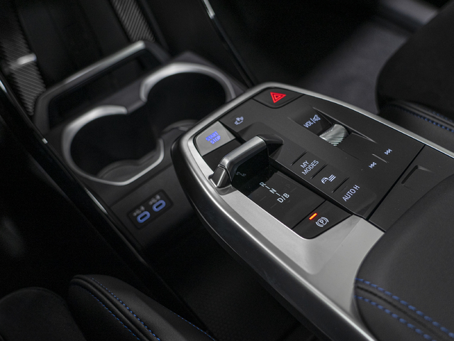 BMW X1 sDrive20i color Blanco. Año 2025. 125KW(170CV). Gasolina. En concesionario Caetano Cuzco, Salvatierra de Madrid