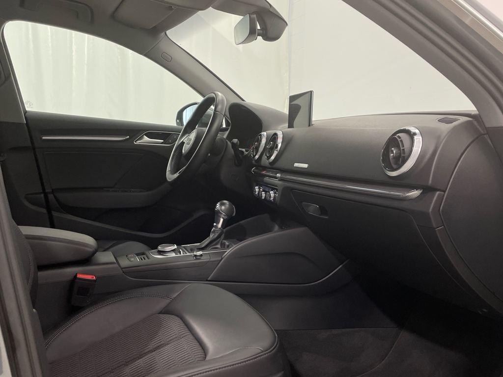 Audi A3 Sportback 1.5 TFSI en Barcelona