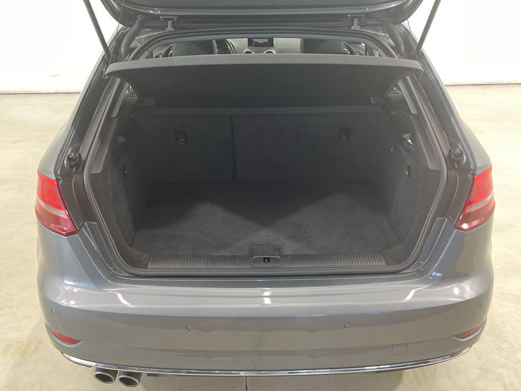 Audi A3 Sportback 1.5 TFSI en Barcelona