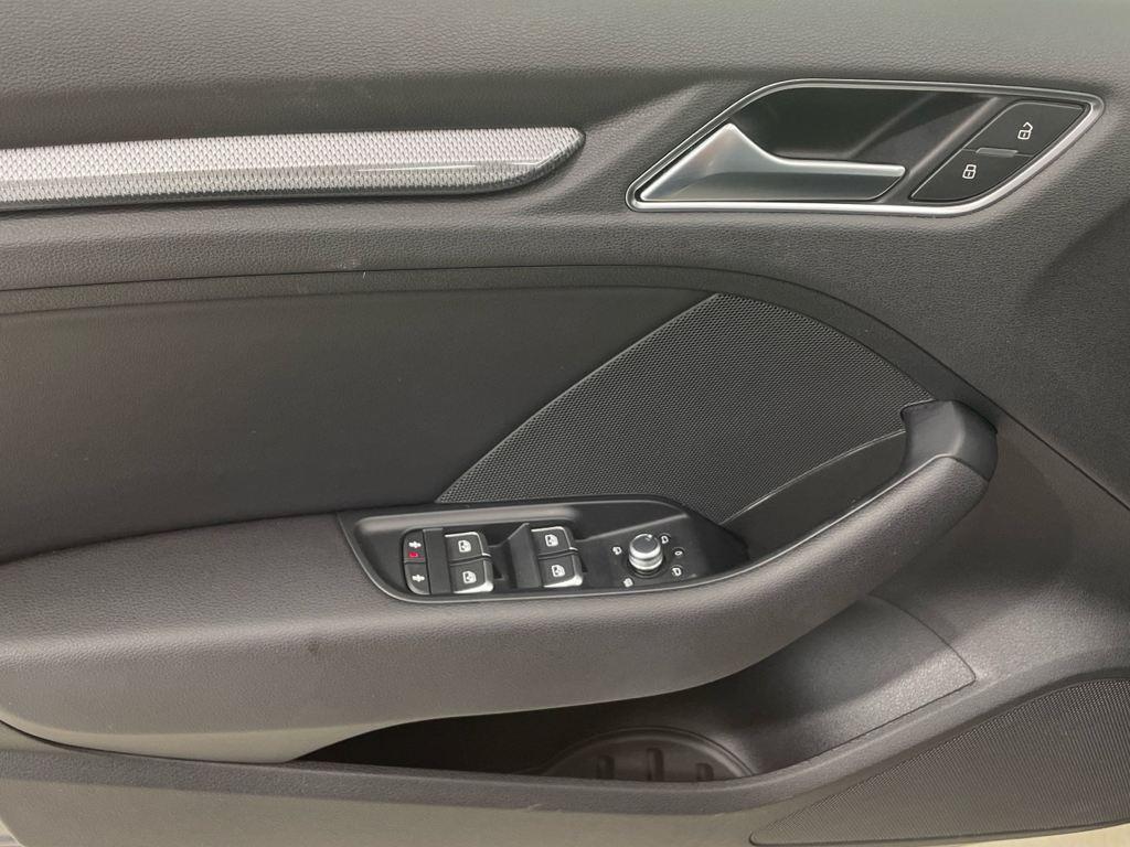 Audi A3 Sportback 1.5 TFSI en Barcelona