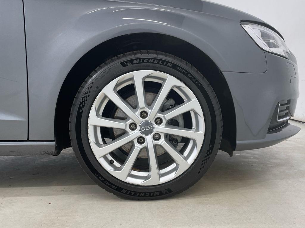 Audi A3 Sportback 1.5 TFSI en Barcelona