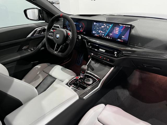 BMW M M4 Cabrio color Azul. Año 2025. 390KW(530CV). Gasolina. En concesionario Unicars Ponent de Lleida