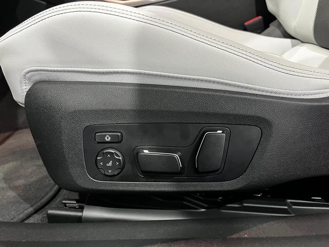 BMW M M4 Cabrio color Azul. Año 2025. 390KW(530CV). Gasolina. En concesionario Unicars Ponent de Lleida