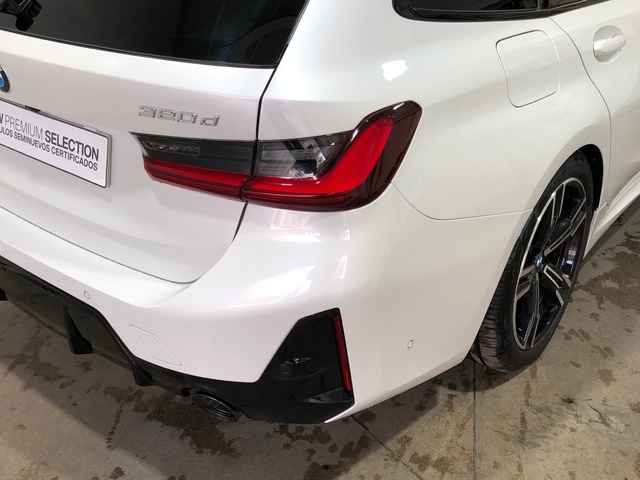 BMW Serie 3 320d Touring color Blanco. Año 2025. 140KW(190CV). Diésel. En concesionario Movilnorte El Plantio de Madrid