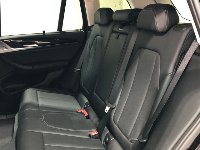 BMW X3 xDrive30e color Negro. Año 2024. 215KW(292CV). Híbrido Electro/Gasolina. En concesionario Movilnorte El Plantio de Madrid