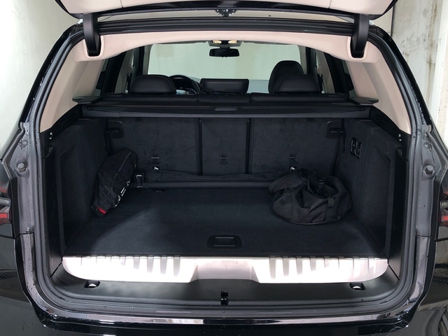 BMW X3 xDrive30e color Negro. Año 2024. 215KW(292CV). Híbrido Electro/Gasolina. En concesionario Movilnorte El Plantio de Madrid