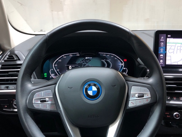 BMW X3 xDrive30e color Negro. Año 2024. 215KW(292CV). Híbrido Electro/Gasolina. En concesionario Movilnorte El Plantio de Madrid