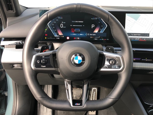 BMW Serie 5 520d color Verde. Año 2025. 145KW(197CV). Diésel. En concesionario Vehinter Getafe de Madrid