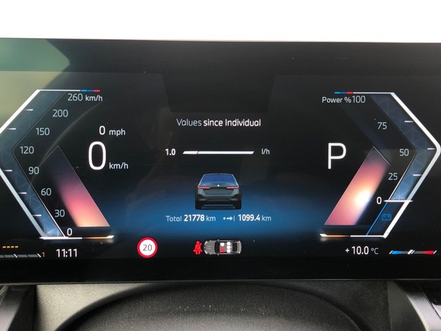 BMW Serie 5 520d color Verde. Año 2025. 145KW(197CV). Diésel. En concesionario Vehinter Getafe de Madrid