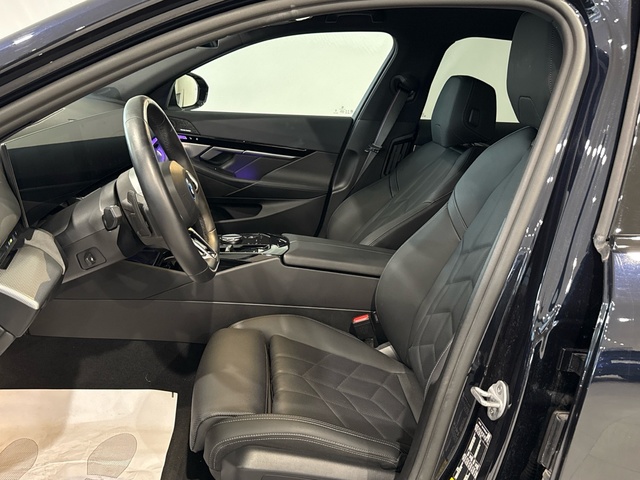 BMW Serie 5 530e color Negro. Año 2020. 220KW(299CV). Híbrido Electro/Gasolina. En concesionario Motor Gorbea de Álava