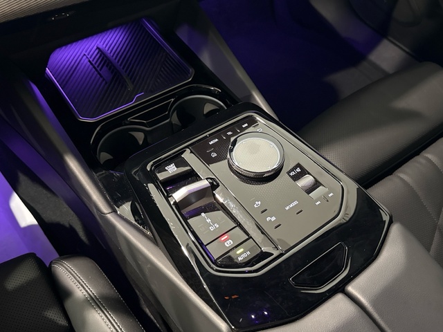 BMW Serie 5 530e color Negro. Año 2020. 220KW(299CV). Híbrido Electro/Gasolina. En concesionario Motor Gorbea de Álava