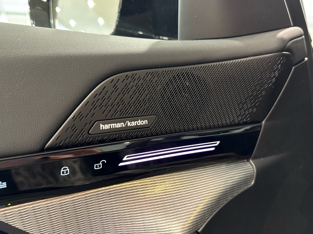 BMW Serie 5 530e color Negro. Año 2020. 220KW(299CV). Híbrido Electro/Gasolina. En concesionario Motor Gorbea de Álava