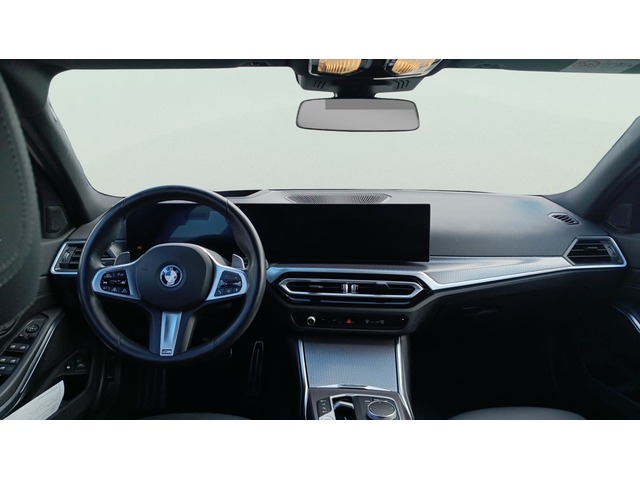 BMW Serie 3 330e Touring color Negro. Año 2024. 215KW(292CV). Híbrido Electro/Gasolina. En concesionario TACO de Sta. C. Tenerife