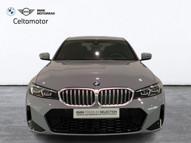 BMW Serie 3 320d color Gris. Año 2025. 140KW(190CV). Diésel. En concesionario Celtamotor Lalín de Pontevedra