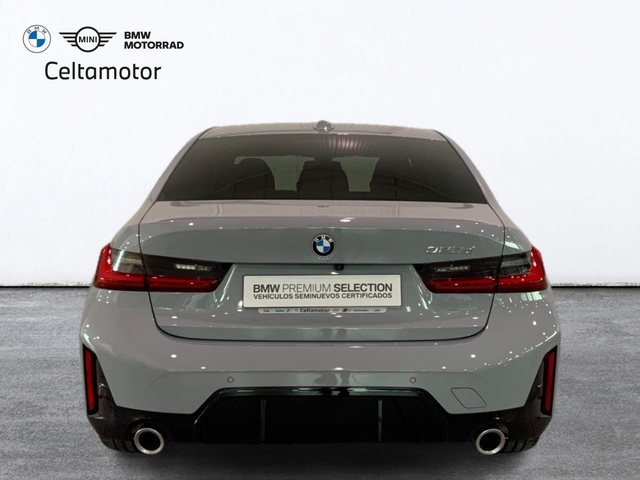 BMW Serie 3 320d color Gris. Año 2025. 140KW(190CV). Diésel. En concesionario Celtamotor Lalín de Pontevedra
