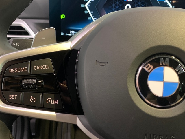 BMW Serie 3 320d color Gris. Año 2025. 140KW(190CV). Diésel. En concesionario Celtamotor Lalín de Pontevedra