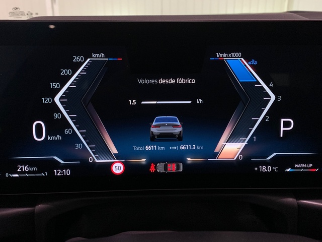 BMW Serie 3 320d color Gris. Año 2025. 140KW(190CV). Diésel. En concesionario Celtamotor Lalín de Pontevedra