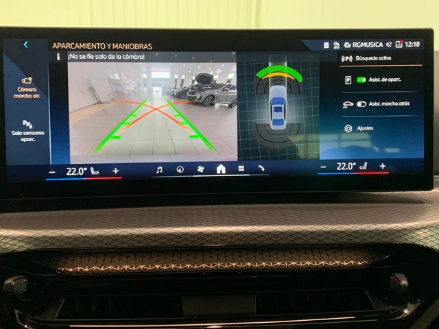 BMW Serie 3 320d color Gris. Año 2025. 140KW(190CV). Diésel. En concesionario Celtamotor Lalín de Pontevedra