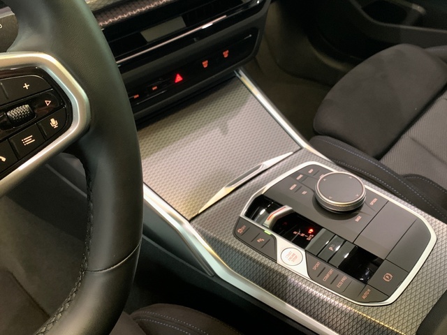 BMW Serie 3 320d color Gris. Año 2025. 140KW(190CV). Diésel. En concesionario Celtamotor Lalín de Pontevedra