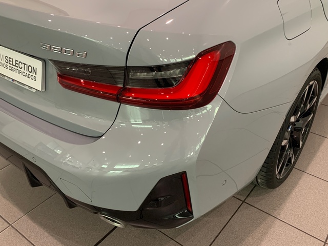 BMW Serie 3 320d color Gris. Año 2025. 140KW(190CV). Diésel. En concesionario Celtamotor Lalín de Pontevedra
