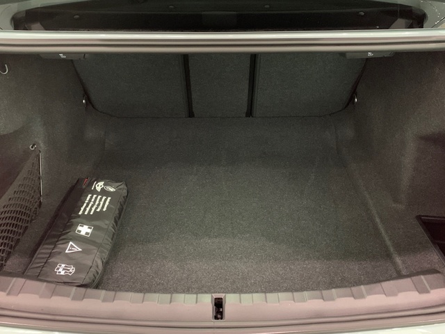 BMW Serie 3 320d color Gris. Año 2025. 140KW(190CV). Diésel. En concesionario Celtamotor Lalín de Pontevedra