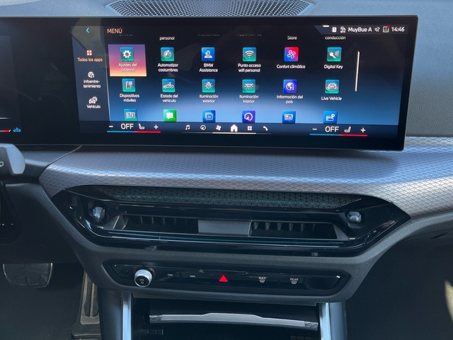 BMW Serie 3 320d Touring color Negro. Año 2025. 140KW(190CV). Diésel. En concesionario CARTAGENA PREMIUM S.L. de Murcia