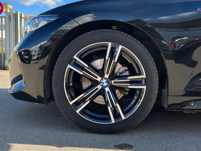 BMW Serie 3 320d Touring color Negro. Año 2025. 140KW(190CV). Diésel. En concesionario CARTAGENA PREMIUM S.L. de Murcia