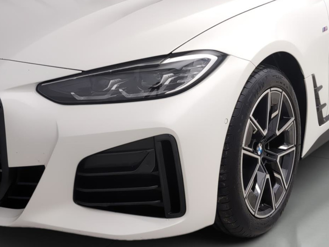 BMW Serie 4 420d Gran Coupe color Blanco. Año 2024. 140KW(190CV). Diésel. En concesionario Automotor Premium Viso - Málaga de Málaga