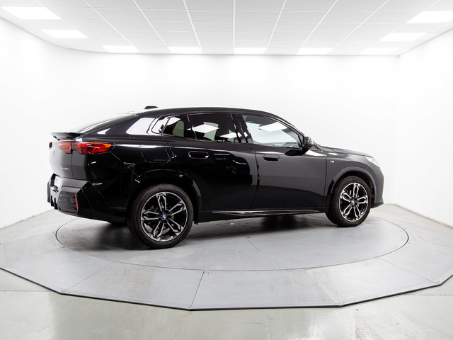 BMW X2 sDrive20d color Negro. Año 2025. 120KW(163CV). Diésel. En concesionario Móvil Begar Alicante de Alicante