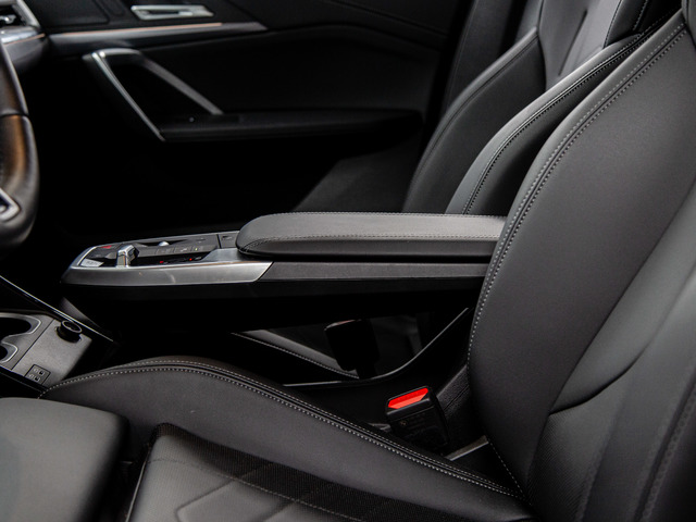 BMW X2 sDrive20d color Negro. Año 2025. 120KW(163CV). Diésel. En concesionario Móvil Begar Alicante de Alicante