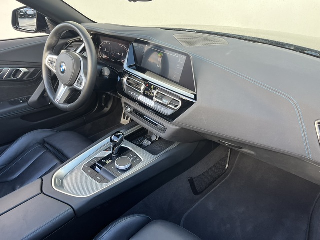 BMW Z4 sDrive20i Cabrio color Negro. Año 2025. 145KW(197CV). Gasolina. En concesionario Novomóvil Oleiros de Coruña