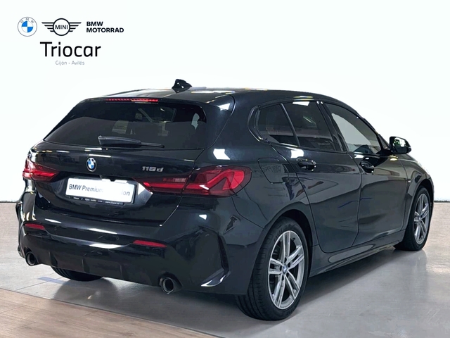 BMW Serie 1 118d color Negro. Año 2024. 110KW(150CV). Diésel. En concesionario Triocar Gijón (Bmw y Mini) de Asturias