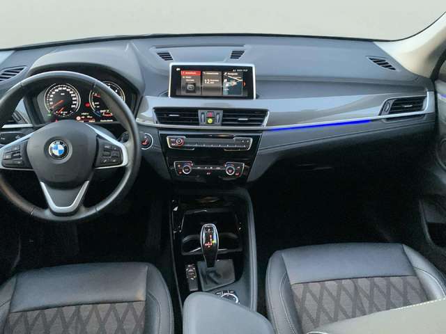 BMW X1 sDrive18d color Blanco. Año 2020. 110KW(150CV). Diésel. En concesionario Unicars Ponent de Lleida