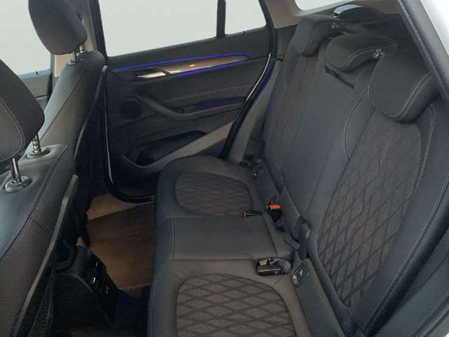 BMW X1 sDrive18d color Blanco. Año 2020. 110KW(150CV). Diésel. En concesionario Unicars Ponent de Lleida