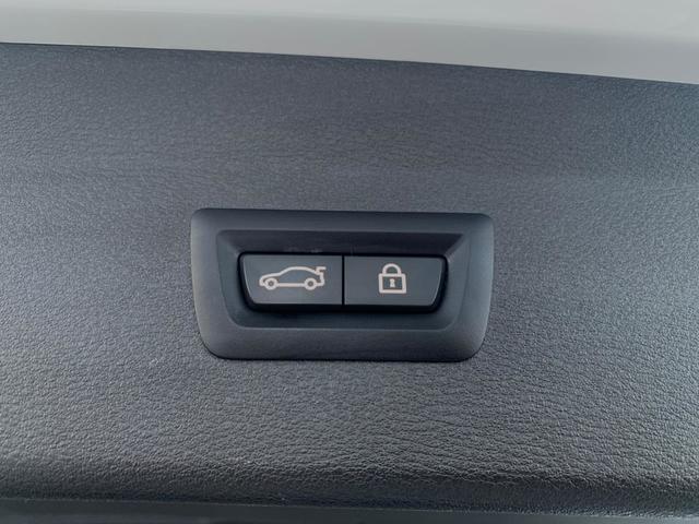 BMW X1 sDrive18d color Blanco. Año 2020. 110KW(150CV). Diésel. En concesionario Unicars Ponent de Lleida