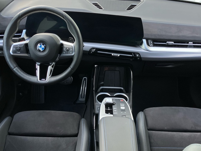 BMW X2 sDrive18d color Blanco. Año 2025. 110KW(150CV). Diésel. En concesionario Bernesga Motor León (Bmw y Mini) de León