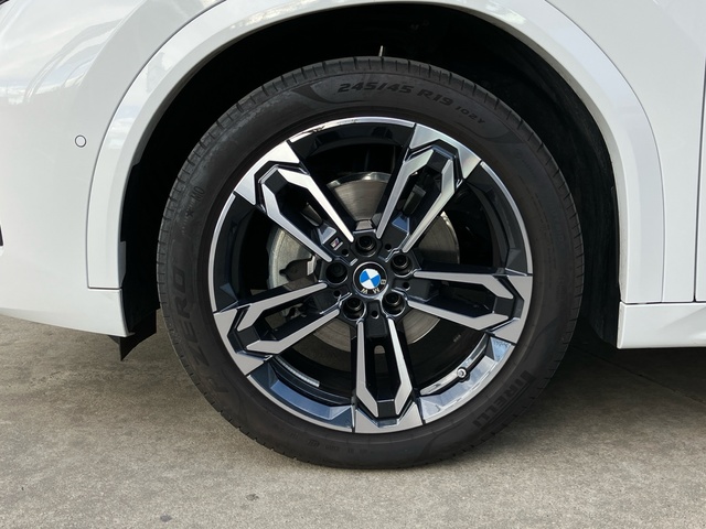 BMW X2 sDrive18d color Blanco. Año 2025. 110KW(150CV). Diésel. En concesionario Bernesga Motor León (Bmw y Mini) de León