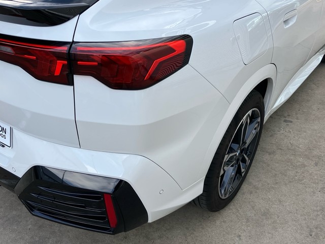 BMW X2 sDrive18d color Blanco. Año 2025. 110KW(150CV). Diésel. En concesionario Bernesga Motor León (Bmw y Mini) de León