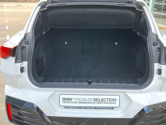 BMW X2 sDrive18d color Blanco. Año 2025. 110KW(150CV). Diésel. En concesionario Bernesga Motor León (Bmw y Mini) de León