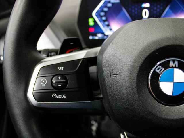 BMW Serie 1 120i color Blanco. Año 2025. 125KW(170CV). Gasolina. En concesionario Barcelona Premium -- GRAN VIA de Barcelona