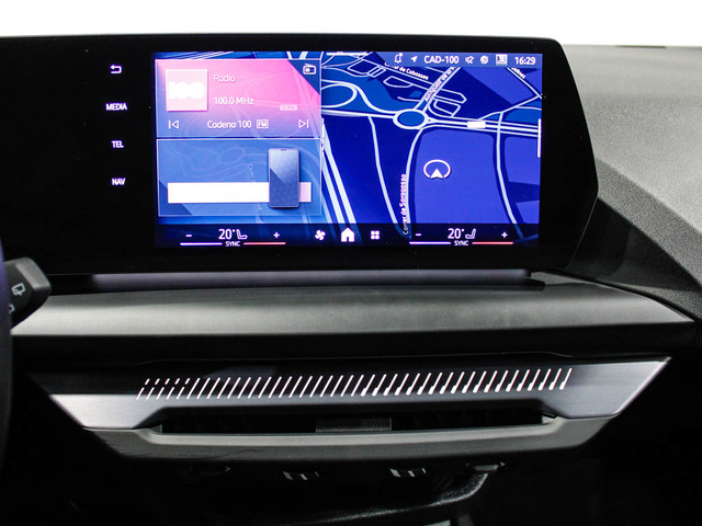 BMW Serie 1 118d color Negro. Año 2025. 110KW(150CV). Diésel. En concesionario Barcelona Premium -- GRAN VIA de Barcelona