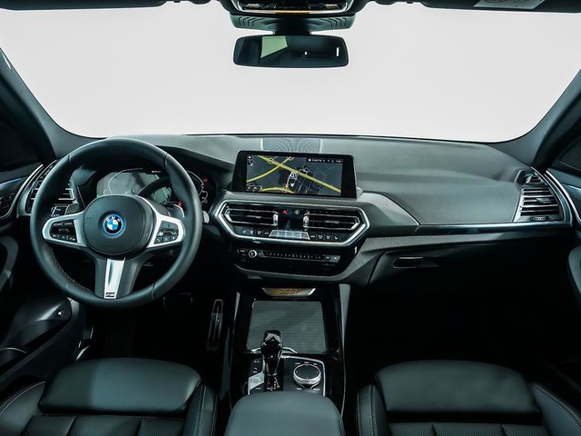 BMW X3 xDrive30e color Gris. Año 2023. 215KW(292CV). Híbrido Electro/Gasolina. En concesionario Oliva Motor Girona de Girona