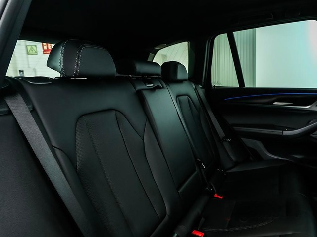 BMW X3 xDrive30e color Gris. Año 2023. 215KW(292CV). Híbrido Electro/Gasolina. En concesionario Oliva Motor Girona de Girona