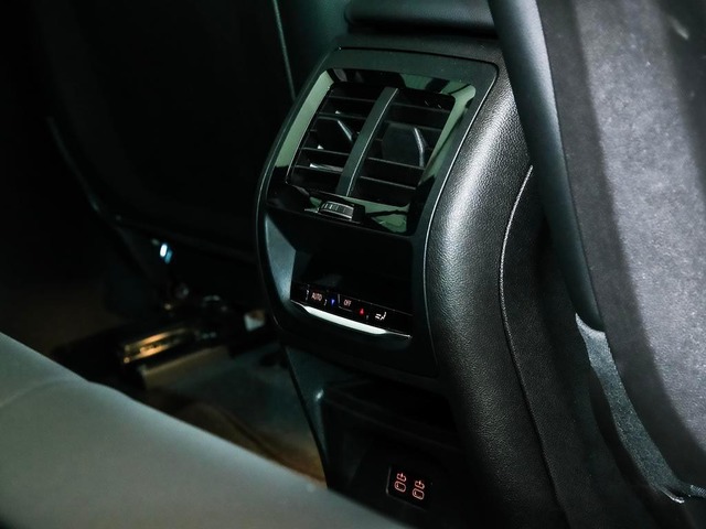 BMW X3 xDrive30e color Gris. Año 2023. 215KW(292CV). Híbrido Electro/Gasolina. En concesionario Oliva Motor Girona de Girona